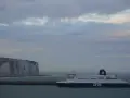 Prom DFDS płynie w kierunku białych klifów Dover. Podróż z Dunkierki do Dover trwa ok. 2 godzin.