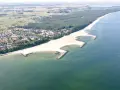 Jarosławiec: plaża, morze i las. Idealne miejsce, by odpocząć i zobaczyć, co warto zobaczyć w Jarosławcu.