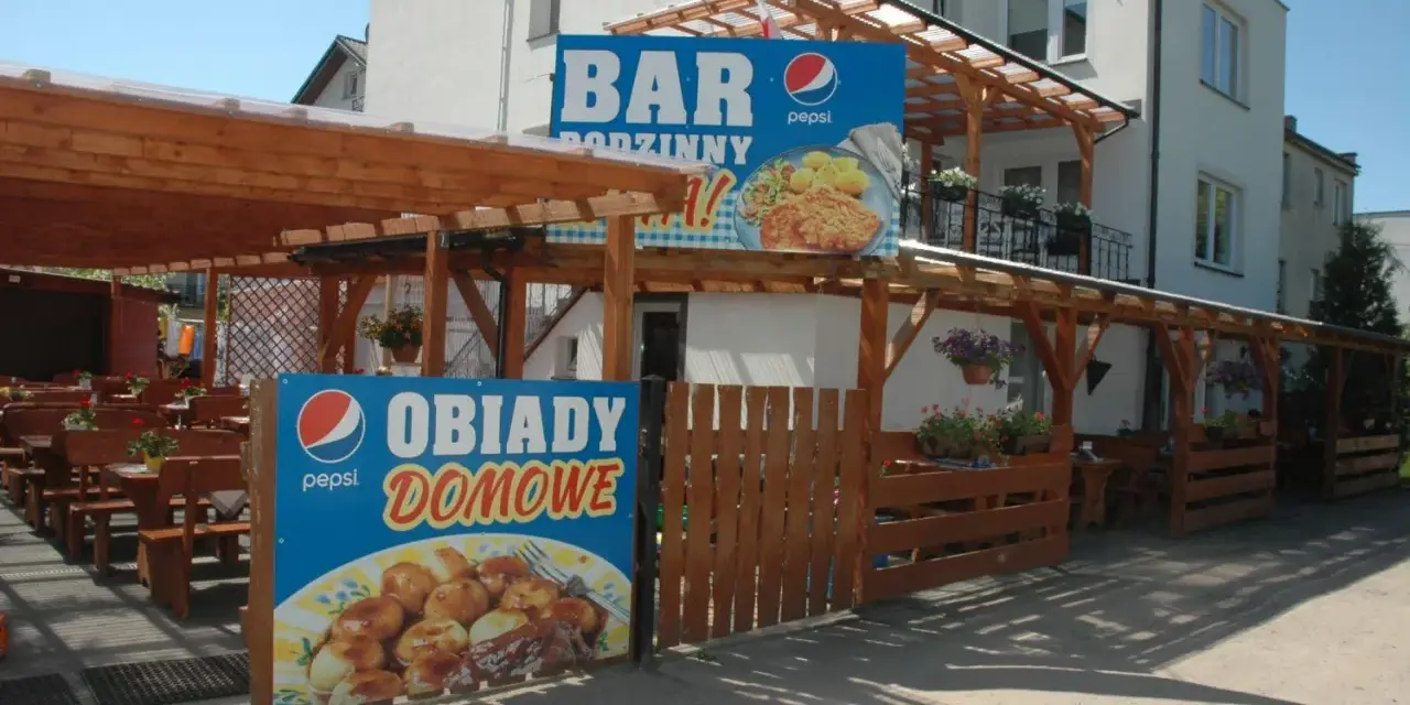 Karwia gdzie zjeść? Najlepsze ryby, obiady i miejsca dla rodzin!