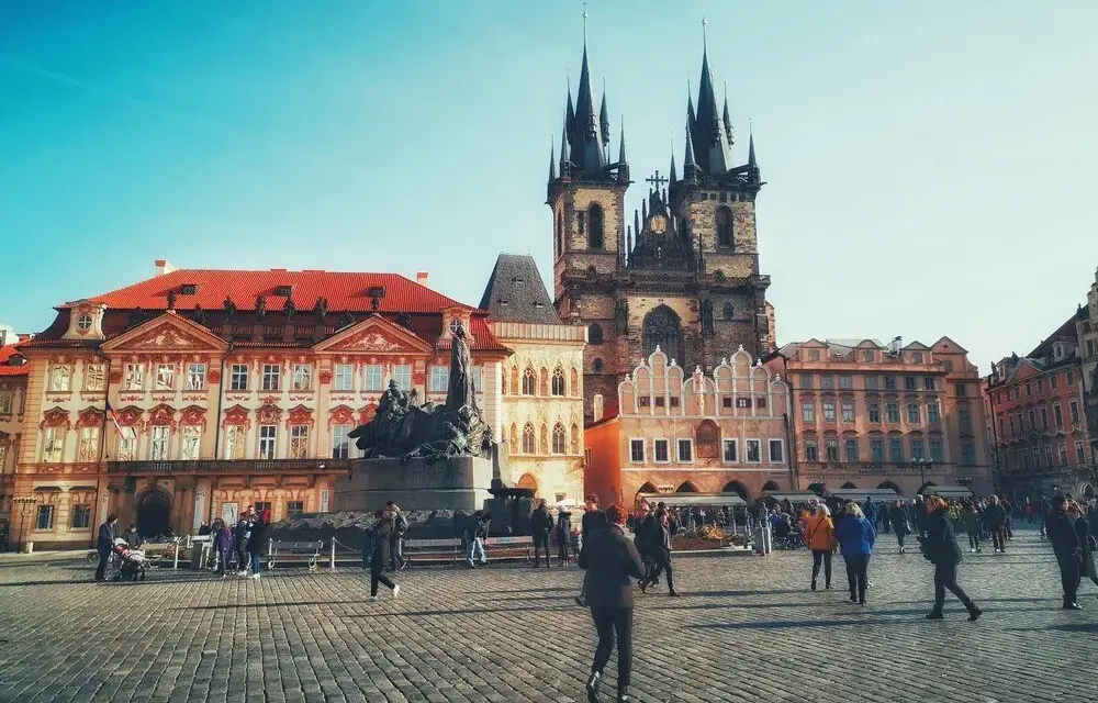 Praga: Jak zaplanować idealny wyjazd? Atrakcje, trasy, porady