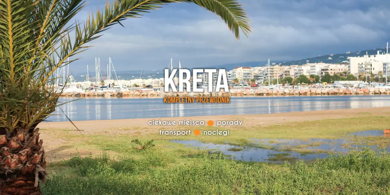 Palma na tle portu z żaglówkami i miastem. Kreta zaprasza na plaże, oferując ciekawe miejsca i noclegi.