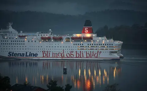 Prom Stena Line "Bli med og bli blid!" płynie po wodzie. Szukasz najtańszego promu do Szwecji?