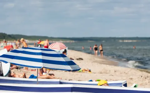 Kąpieliska nad Bałtykiem: Sprawdź, które zamknięte! Bezpieczne wakacje