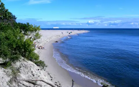 Gdzie najczystsza woda w Bałtyku? Przewodnik po plażach z Błękitną Flagą