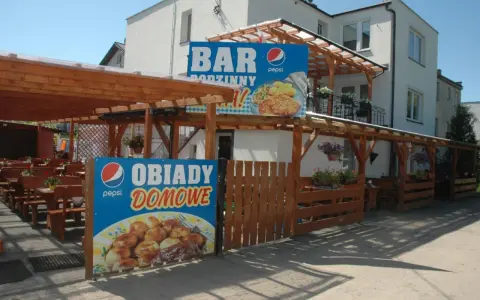Karwia gdzie zjeść? Najlepsze ryby, obiady i miejsca dla rodzin!