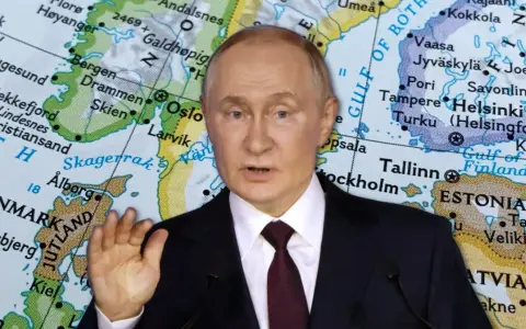 Ile państw ma dostęp do morza bałtyckiego? Na mapie widać Danię, Szwecję, Finlandię, Rosję, Estonię, Łotwę, Litwę, Polskę i Niemcy.