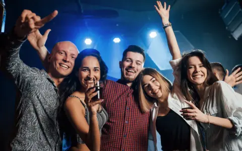 Gdzie potańczyć w Kołobrzegu? Kluby, dancingi, muzyka na żywo!