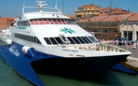 Ile kosztuje prom Chorwacja-Wenecja? Ceny i porady