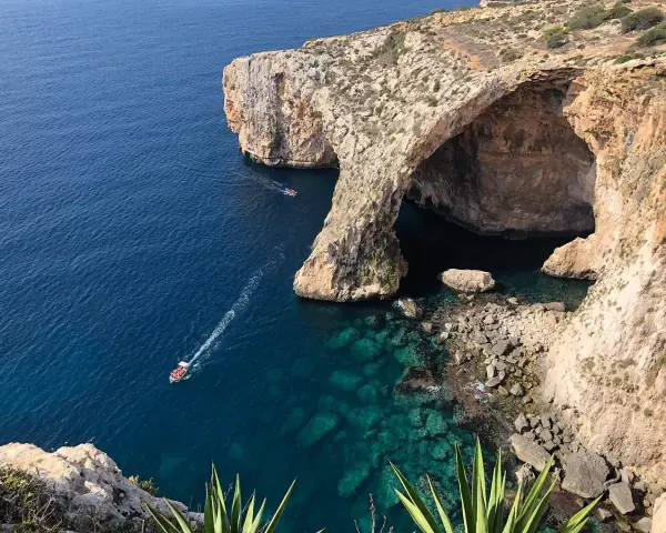 Prom Malta-Sycylia: Ile kosztuje? Ceny, wskazówki i jak zaoszczędzić