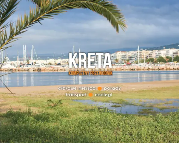 Palma na tle portu z żaglówkami i miastem. Kreta zaprasza na plaże, oferując ciekawe miejsca i noclegi.