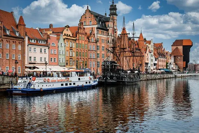 Ile płynie prom Gdańsk-Nynäshamn? 18h rejs i pełny poradnik!