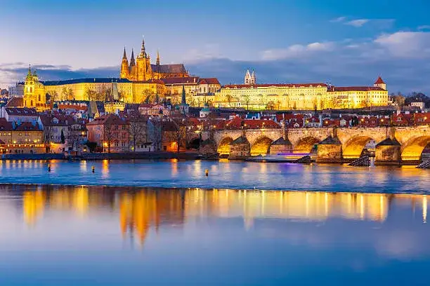 Praga panorama Most Karola Zamek Hradczany
