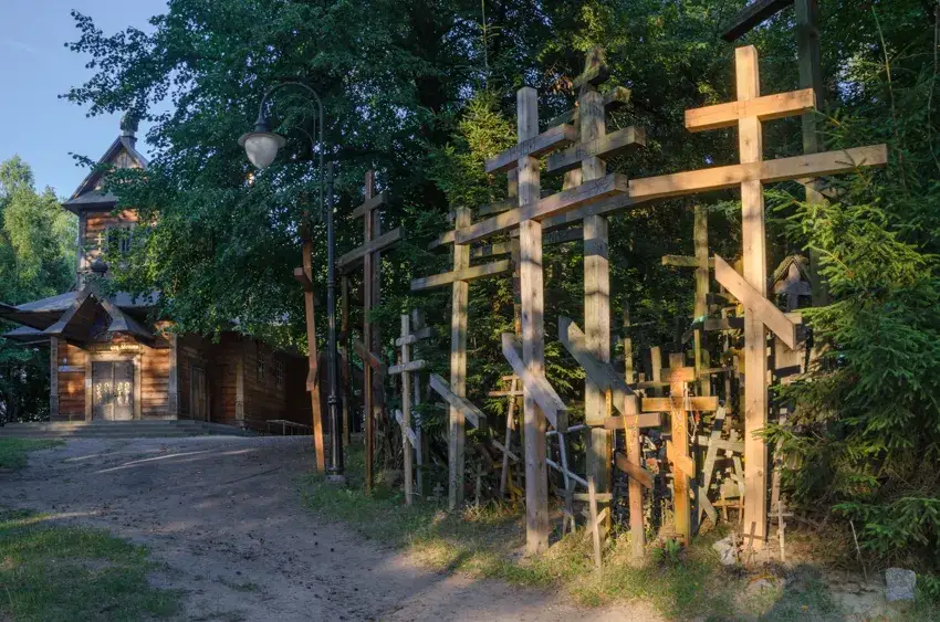 Święta G&oacute;ra Grabarka las krzyży