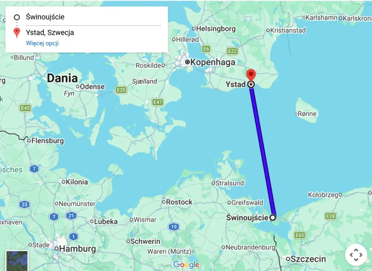 Trasa promu ze Świnoujścia do Ystad w Szwecji. Mapa pokazuje drogę wodną przez Bałtyk.